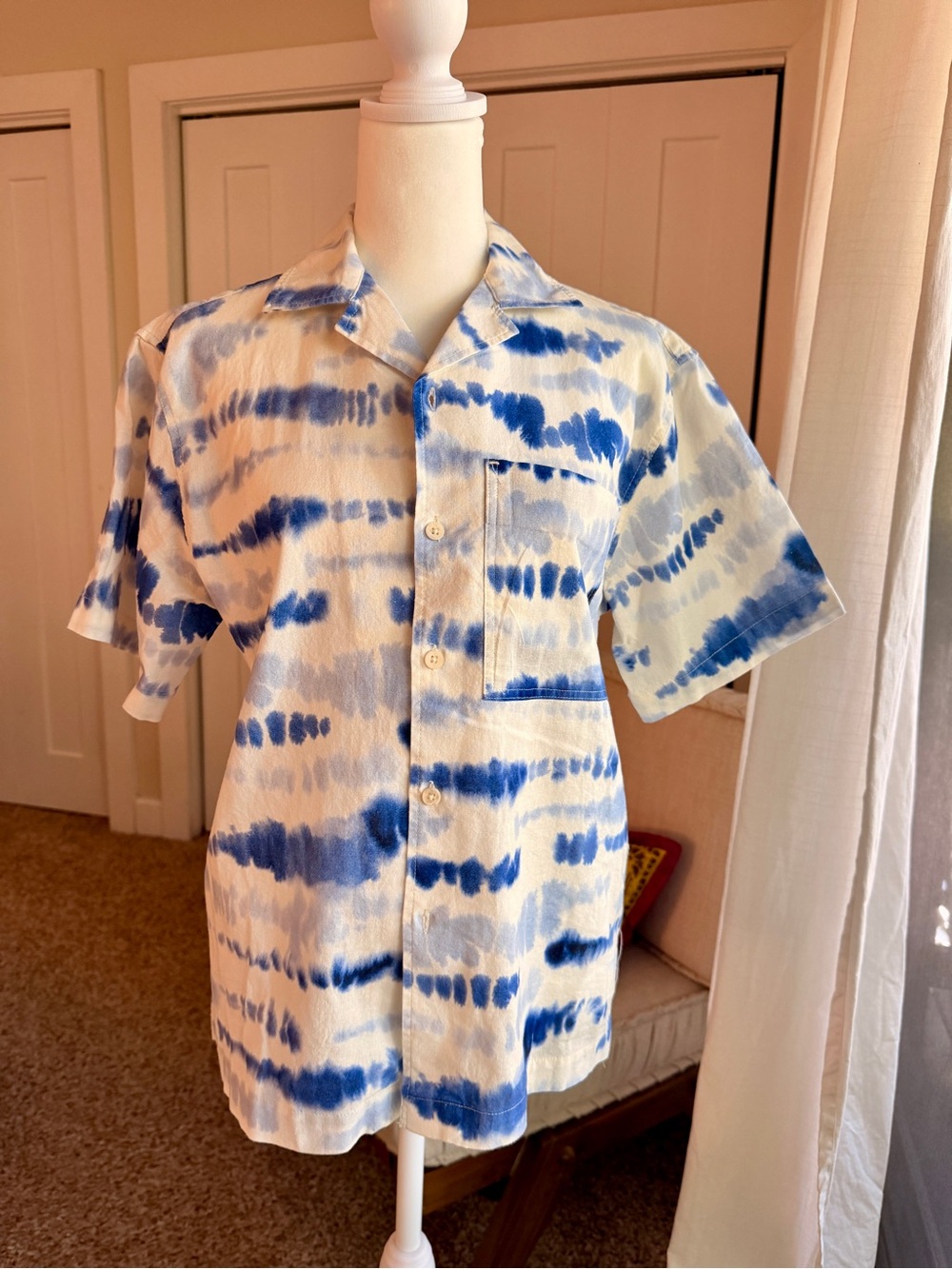 Zara Blue and White Tie-Dye Short Sleeve Button Down